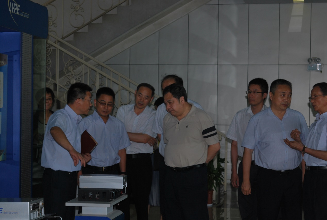 许克振副省长一行到我公司参观、视察并指导工作